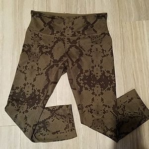 Lululemon crop leggings